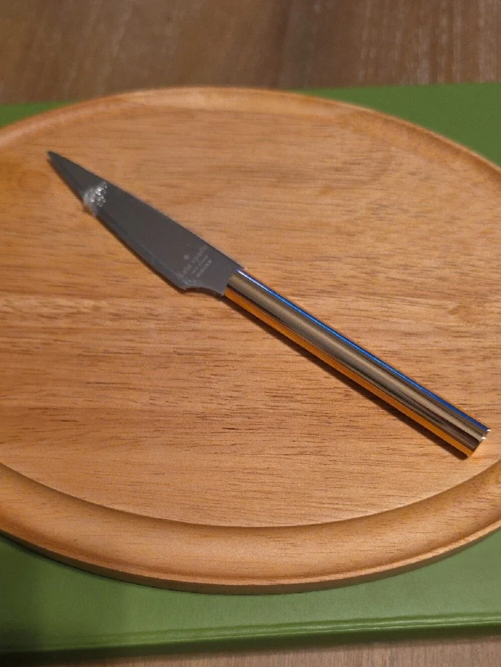 kate spade Wooden Oval Serving Board with Green Accent and Stainless Knife